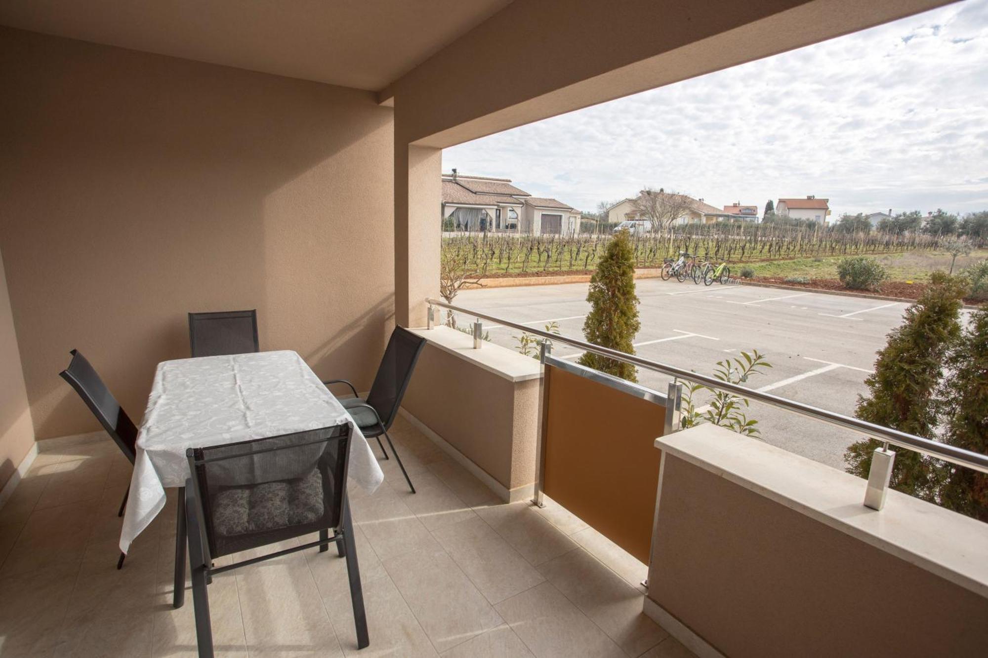 Apartment Mira